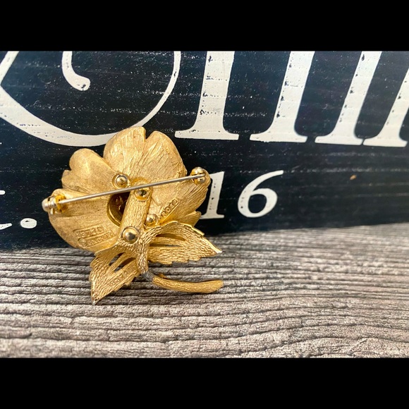 Bucher Pearl Rose Brooch - Picture 2 of 2